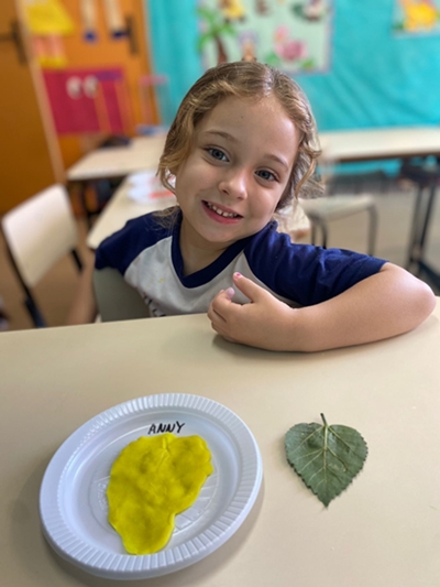 Maternal III B - Linhas e Formas das Folhas Col�gio Passionista S�o Jos�