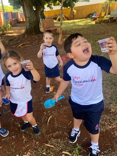 Maternal III - Plantando Feij�o Col�gio Passionista S�o Jos�