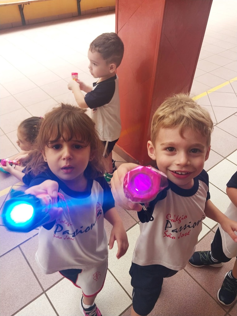 Maternal II - Lanternas Coloridas Col�gio Passionista S�o Jos�