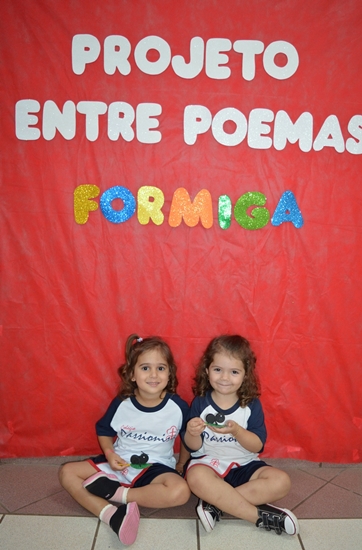 Maternal III - Poema: Formiga Col�gio Passionista S�o Jos�