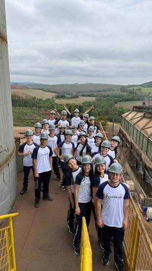 2� E.M. - Visita � Cooperval Col�gio Passionista S�o Jos�