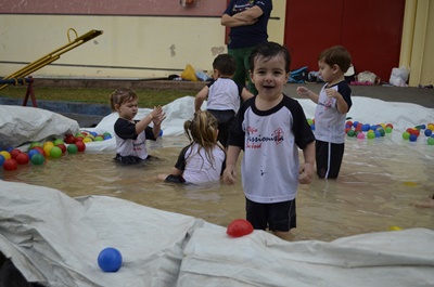 SEMANA DA CRIAN�A - OFICINAS E BRINCADEIRAS NA LONA (tarde) Col�gio Passionista S�o Jos�