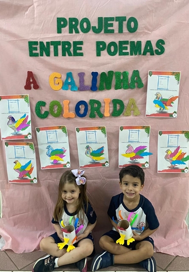 Maternal III A e B - Poema : A Galinha Colorida  Col�gio Passionista S�o Jos�