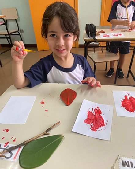 Maternal III A - Carimbo em Folhas Col�gio Passionista S�o Jos�