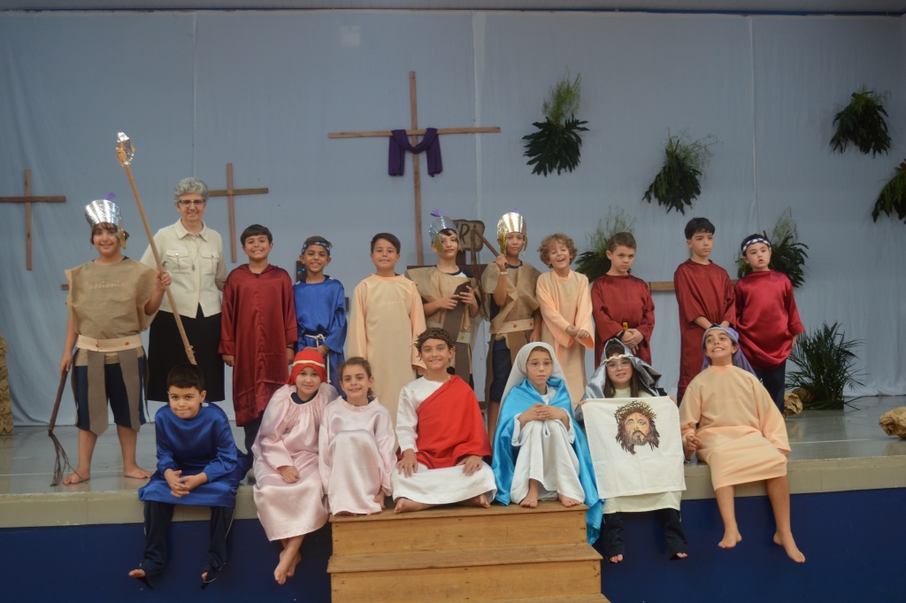 2� Dia de apresenta��es Semana da Paix�o Col�gio Passionista S�o Jos�