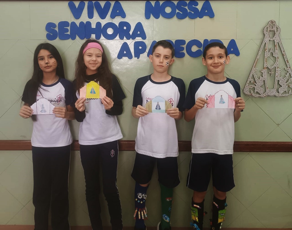 5� Ano A e B - Homenagem � Nossa Senhora Aparecida Col�gio Passionista S�o Jos�