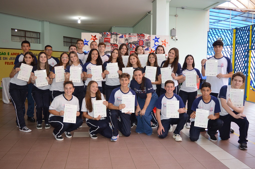 Entrega do Certificado de Profici�ncia aos alunos do PES Col�gio Passionista S�o Jos�