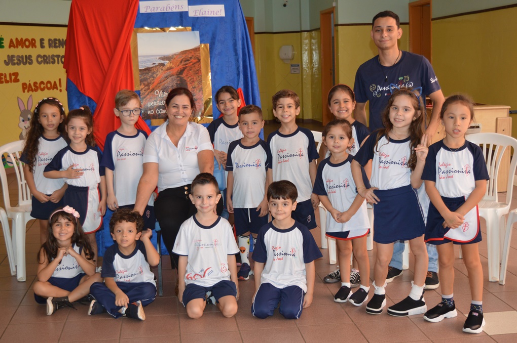 Anivers�rio da nossa diretora Elaine Col�gio Passionista S�o Jos�