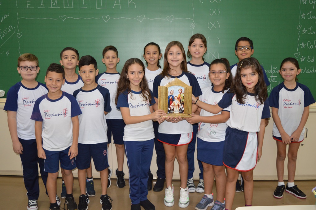 Visita de Maria �s salas de aula. Col�gio Passionista S�o Jos�