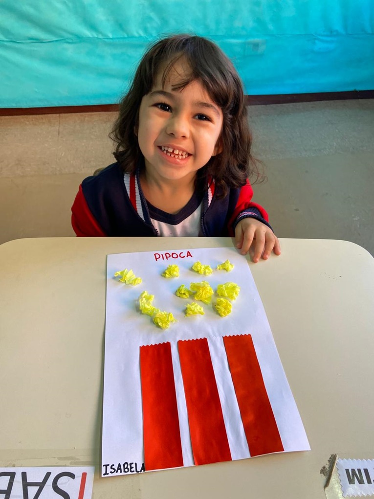 Maternal III A - Pipoquinhas de Papel Crepom Col�gio Passionista S�o Jos�