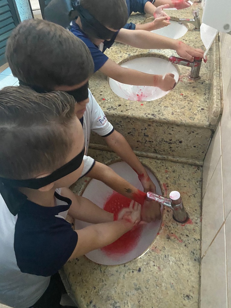 1� Ano A e B - Din�mica de Olhos Vendados Col�gio Passionista S�o Jos�