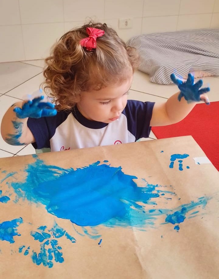 Maternal I - Explora��o com Tinta Guache. Col�gio Passionista S�o Jos�