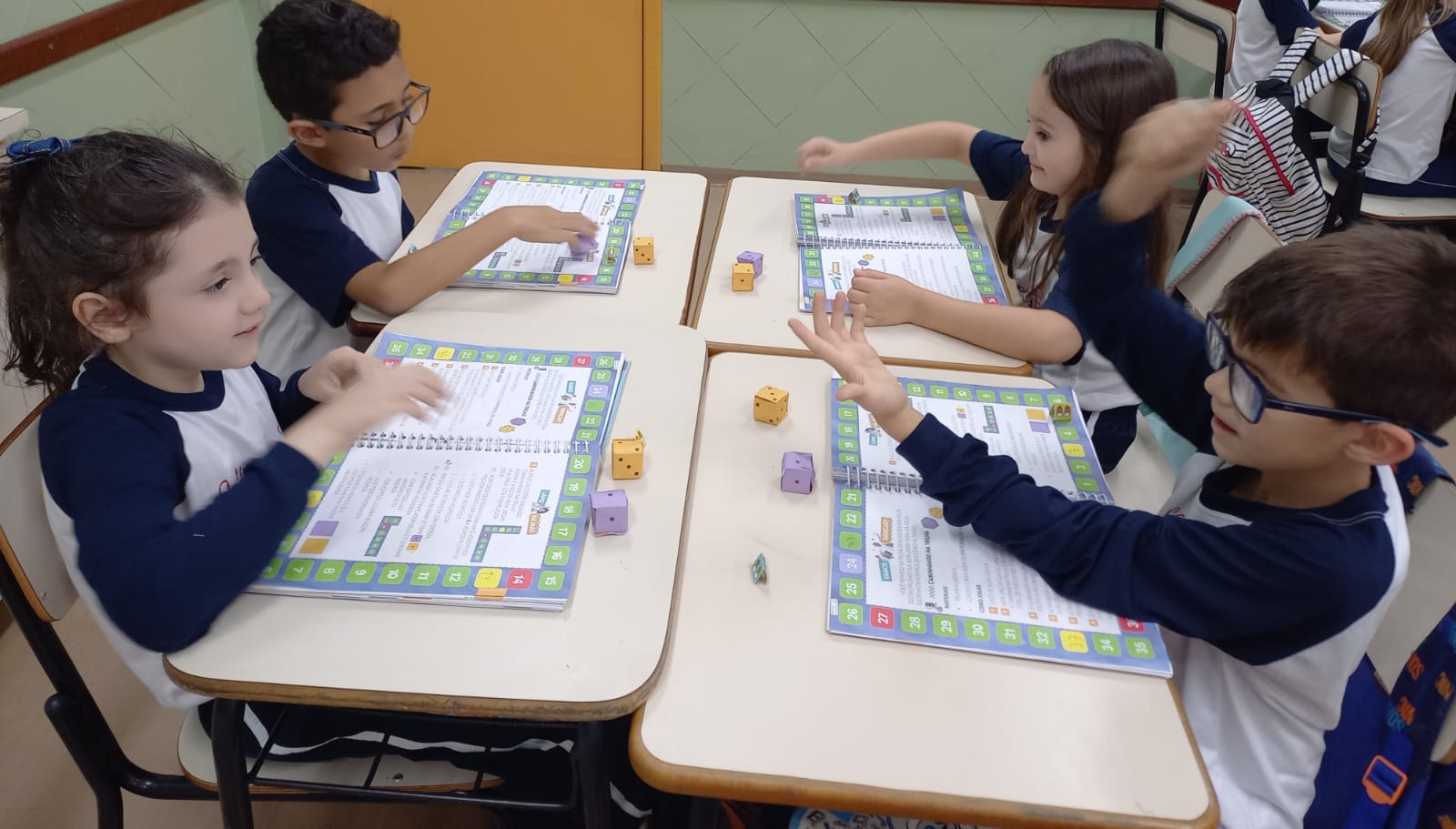 1� Ano A e B - Jogo: Caminhando na Trilha Col�gio Passionista S�o Jos�