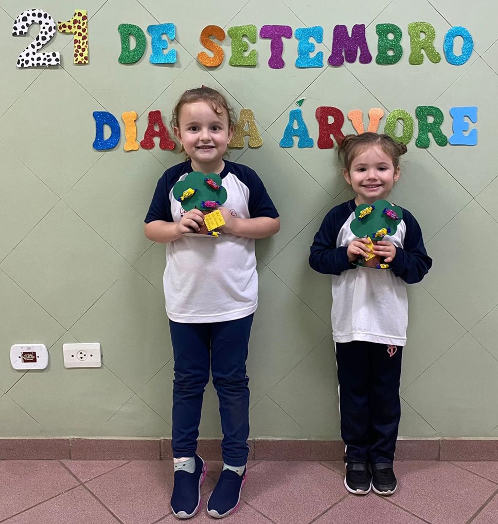 Maternal III A - Comemorando o Dia da �rvore Col�gio Passionista S�o Jos�