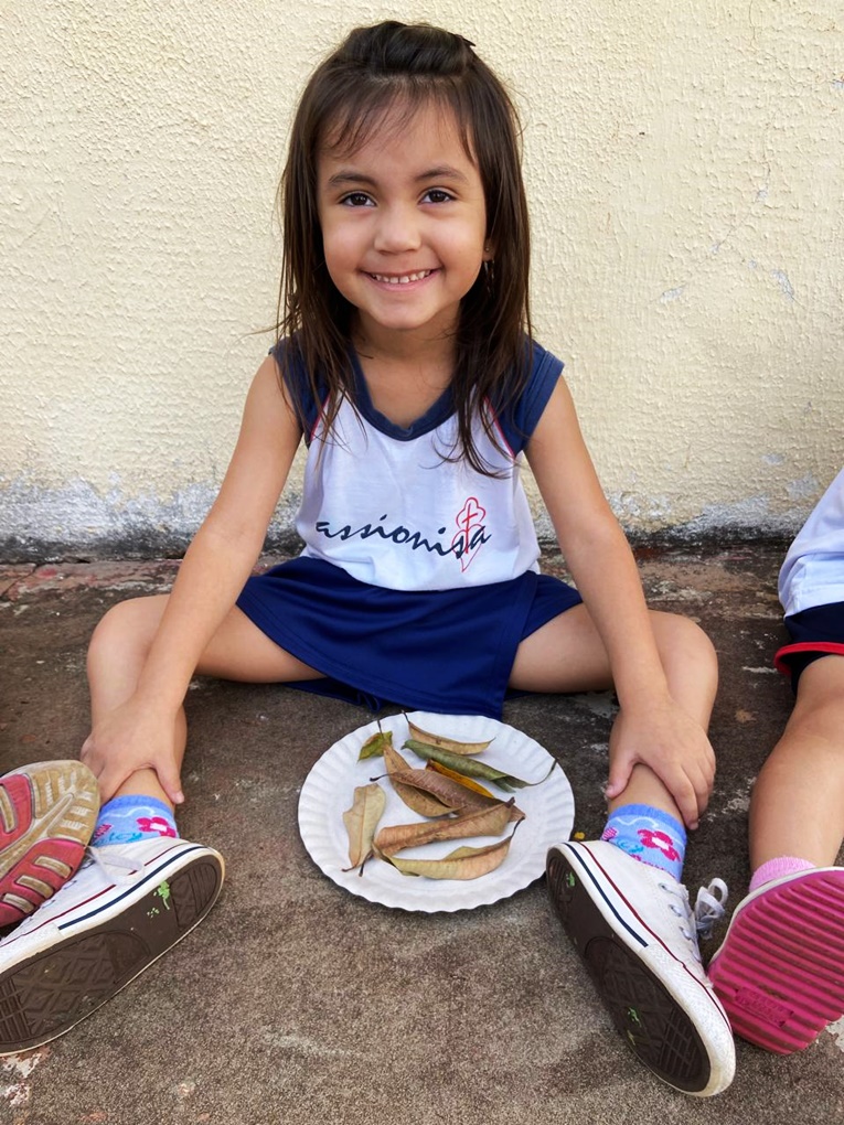 Maternal III A - Composi��o com folhas Col�gio Passionista S�o Jos�