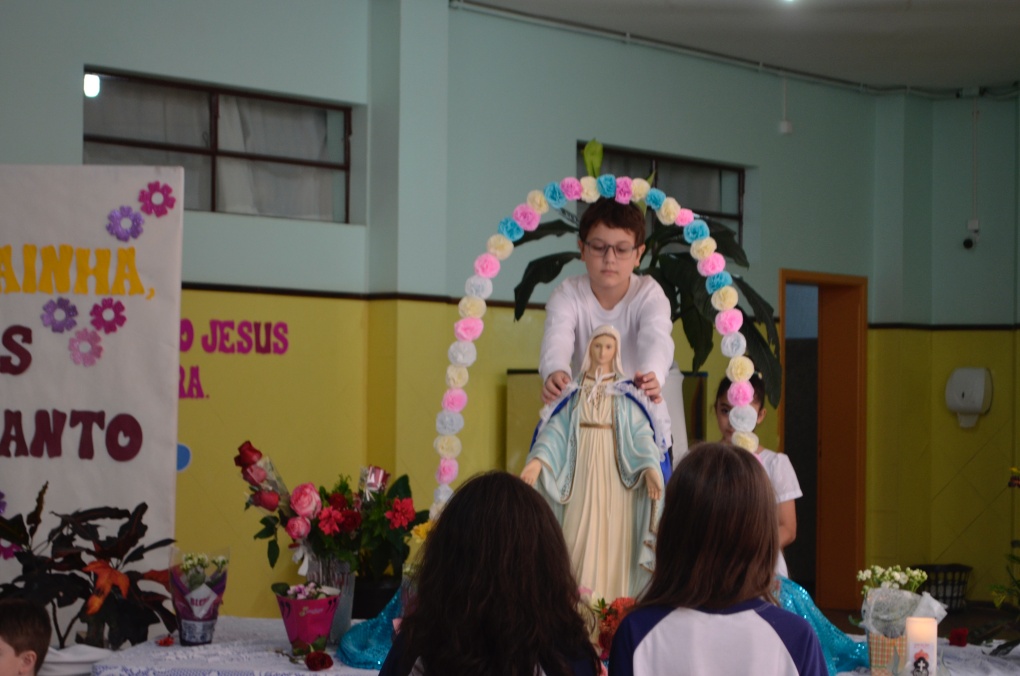 Coroa��o de Nossa Senhora - Tarde Col�gio Passionista S�o Jos�