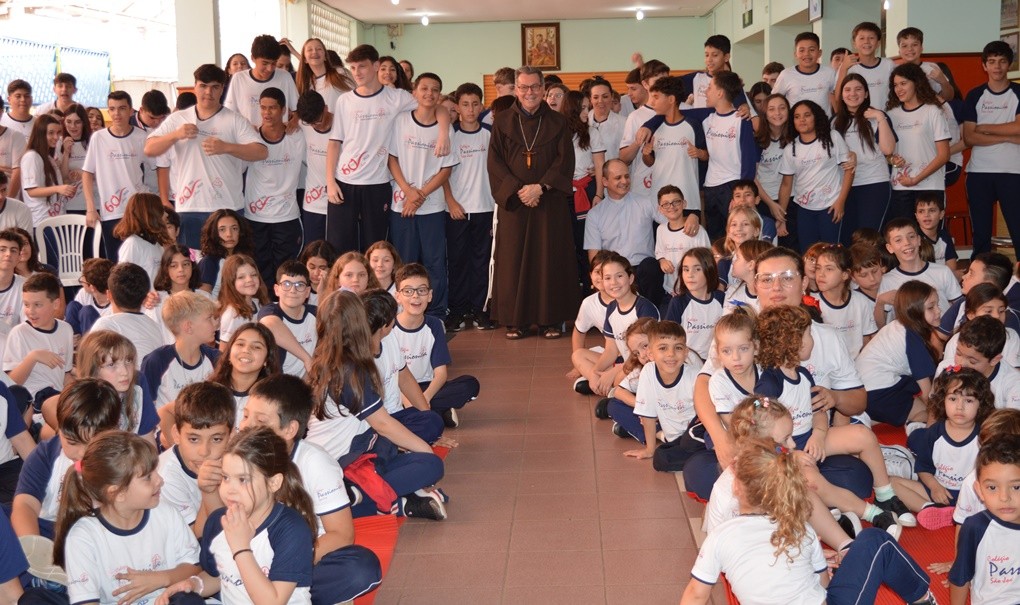 Visita Pastoral de Dom Frei Severino Clasen Col�gio Passionista S�o Jos�